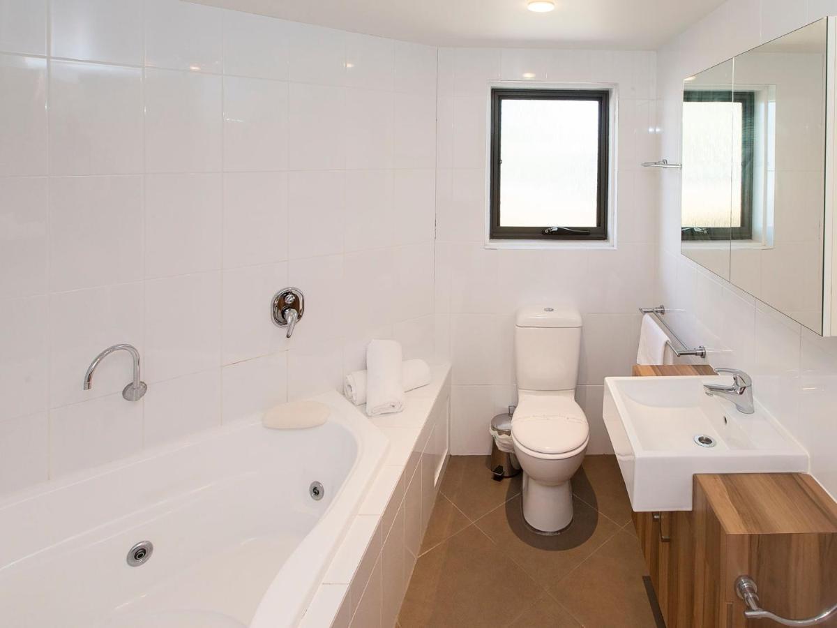 Northview 2 - Modern 2Br Townhouse L Lake View L Central Location L Spa Bath L Wifi Джиндабайн Екстер'єр фото